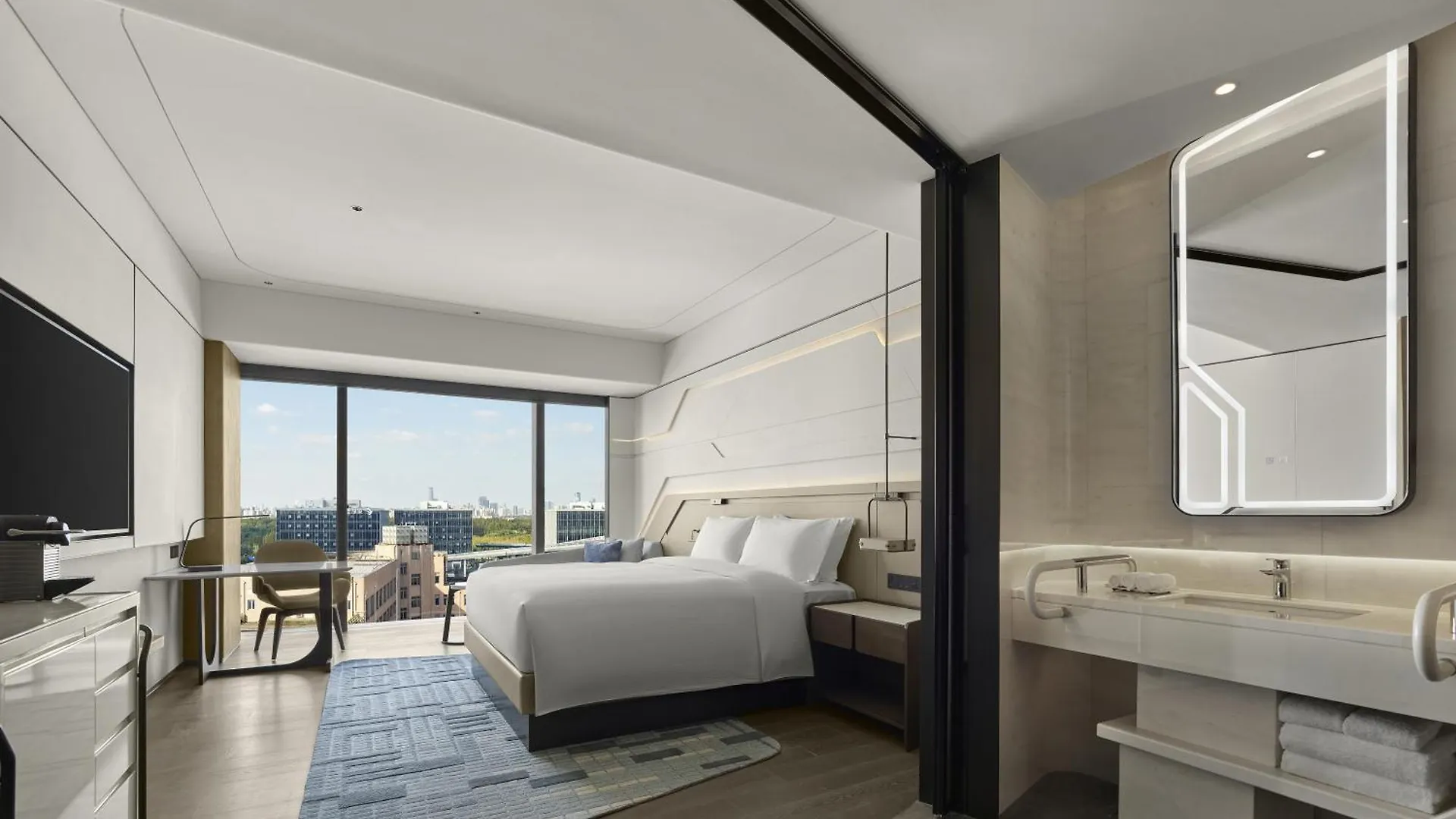 Hilton Shanghai Hongqiao International Airport 5*,  中国