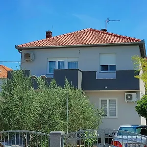 https://the-nice-dreams-apartment.hotelinzadar.com