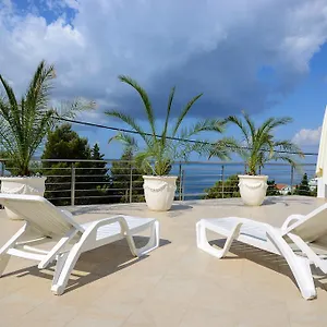 https://apartmani-smiljanic.hotelinzadar.com